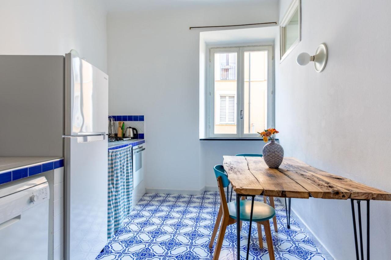 Porta Ticinese Colorful Apartment! Milan Bagian luar foto