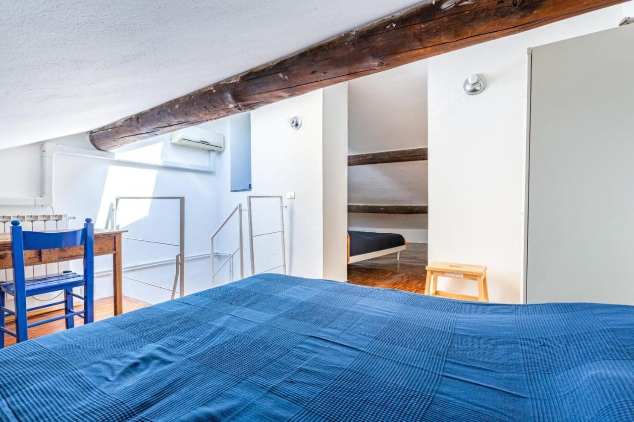 Porta Ticinese Colorful Apartment! Milan Bagian luar foto